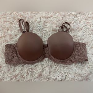 Victoria’s Secret dream angels bra with removable straps.